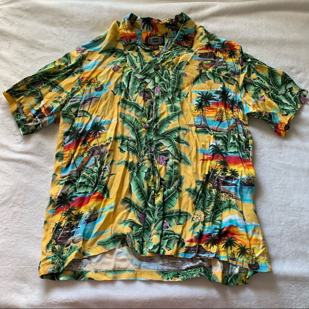 Hawaiian Reserve Collection Button Up Shirt Size L